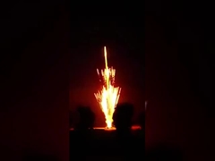 Chinesische professionelle Pyrotechnik Weihnachtsfest Kuchen Feuerwerk im Freien