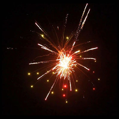 Chinesische Verbraucher-Kuchen-Feuerwerke für den Kuchen der neues Jahr-Feier-1.4g Un0336 pyrotechnisch