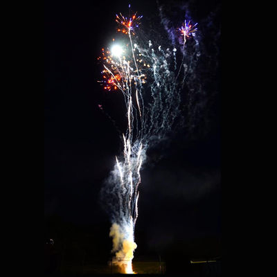 Chinesische 100 Schuss-Pyrotechnik-Kuchen-Feuerwerke 1.4g Un0336
