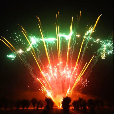 Chinesische professionelle Pyrotechnik Weihnachtsfest Kuchen Feuerwerk im Freien