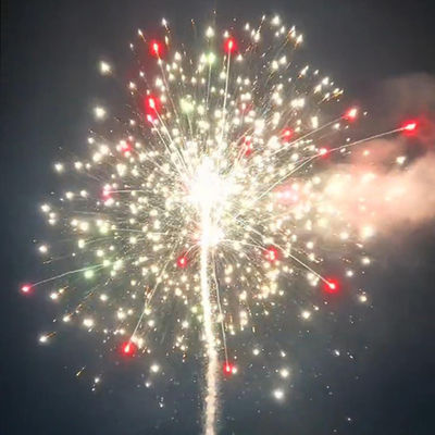 Passierte Pyrotechnik Kuchen Feuerwerk Salute zum Neujahrsfest 2023
