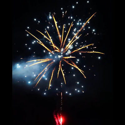 138 Schuss Farbenfrohe Verbraucherkuchen Feuerwerk für Feierlichkeiten Outdoor-Großkuchen Feuerwerk