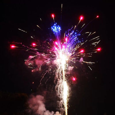 2025 Neues 1.4 Pro Kuchenfeuerwerk 200 Schüsse Kuchen Pyrotechnik Verbraucherfeuerwerk Kuchen für Weihnachten
