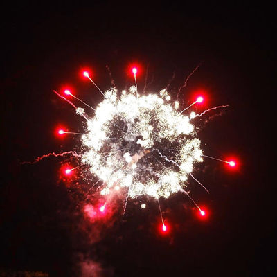 Liuyang Mandarin Verbraucher Grüße Feuerwerk US 1.4 Pro Feuerwerk 116 Schüsse Kuchen Feuerwerk G.W 28.64KG zum Feiern