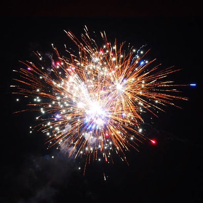 1.4 Pro Line Feuerwerk 1000g 226 Schüsse Grüße Kuchen Pyrotechnik für Weihnachten und Hochzeitsfeier