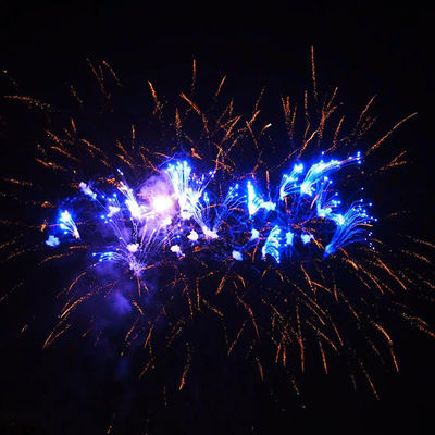 2025 Neujahr 1.4 Pro Feuerwerk Online Verbraucher individuell 400 Schüsse Salute Kuchen Feuerwerk