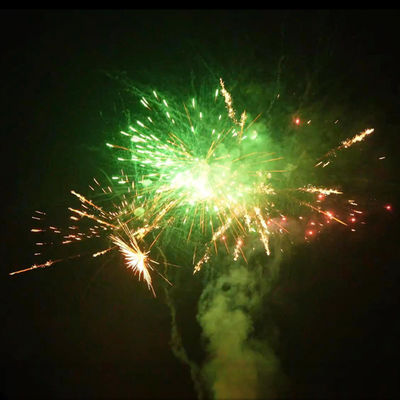Chinesische Fabrik F2 Kuchenfeuerwerk Pyrotechnik Verbraucher CE genehmigt Kuchenfeuerwerk mit guten Effekten 2025