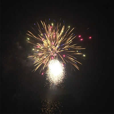 88 Schüsse Hochwertiger niedrigerer Preis CE-zugelassenes Display Großhandelsverbraucher chinesisches Kuchenfeuerwerk aus der Liuyang-Fabrik