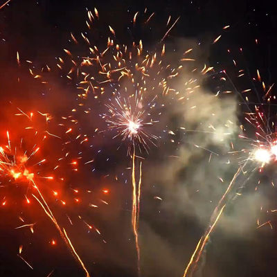 China Export W-Form Kuchenfeuerwerk Professionelle Pyrotechnik Kuchenfeuerwerk Spezialeffekte Maßgeschneiderte Feuerwerk 1.3g
