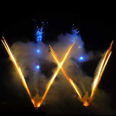 Chinesische Exportfeuerwerk Professionelle Pyrotechnik 1,2 Zoll 108 Schüsse W-Form Weihnachtsfest Kuchen Feuerwerk im Freien